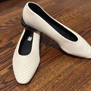 Saks Fifth Avenue White Textured Women's Flats 5.5